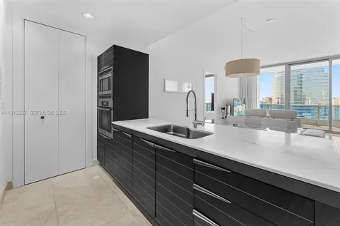 200 Biscayne Boulevard Way Miami FL 33131