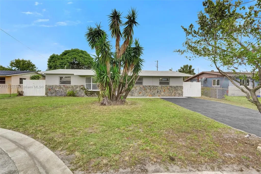 1215 NW 31st Way Lauderhill FL 33311
