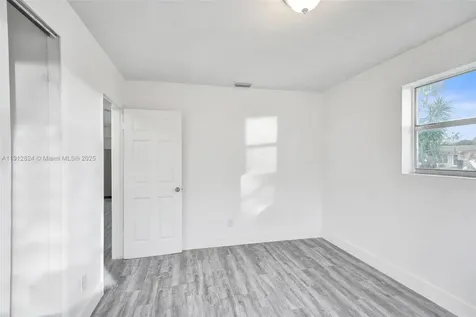 1215 NW 31st Way Lauderhill FL 33311