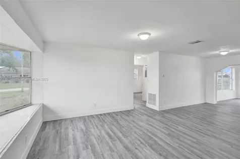 1215 NW 31st Way Lauderhill FL 33311