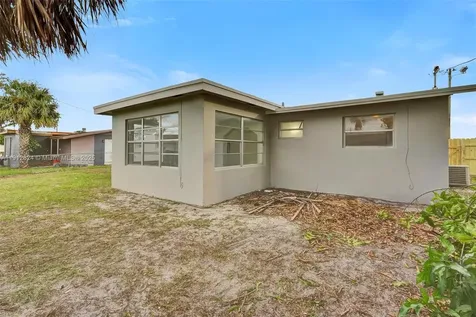 1215 NW 31st Way Lauderhill FL 33311