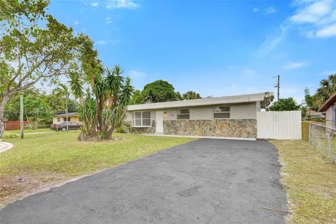 1215 NW 31st Way Lauderhill FL 33311