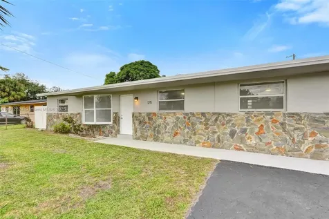 1215 NW 31st Way Lauderhill FL 33311