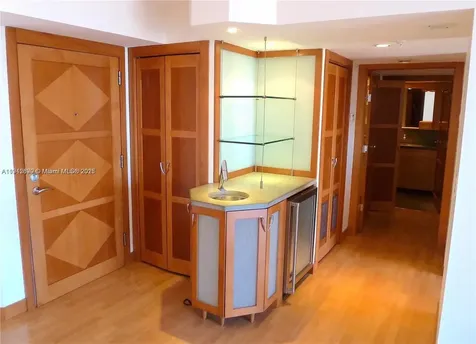 1688 West Avenue Miami Beach FL 33139