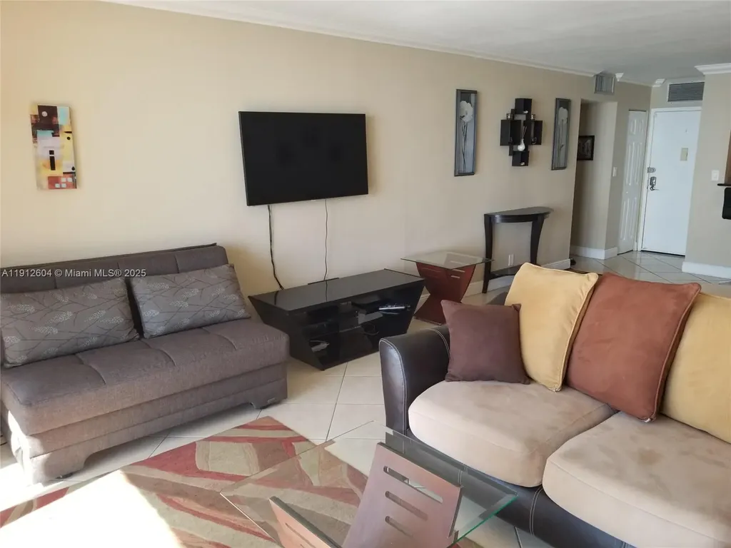 2101 S Ocean Drive Hollywood FL 33019