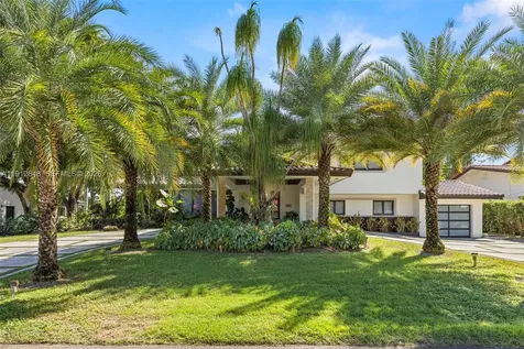 19035 E Saint Andrews Drive Hialeah FL 33015