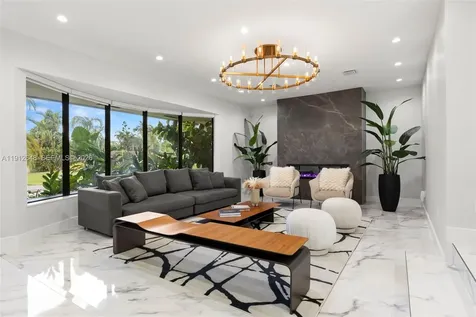 19035 E Saint Andrews Drive Hialeah FL 33015