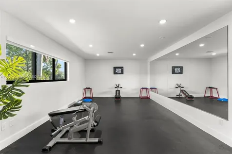 19035 E Saint Andrews Drive Hialeah FL 33015