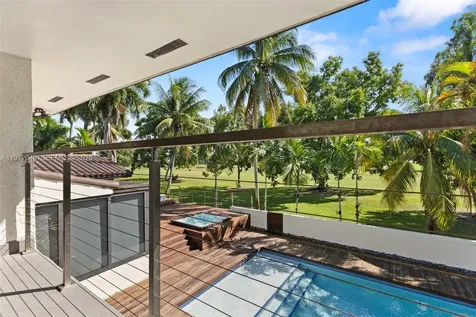 19035 E Saint Andrews Drive Hialeah FL 33015