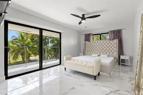 19035 E Saint Andrews Drive Hialeah FL 33015