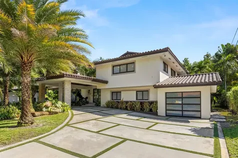 19035 E Saint Andrews Drive Hialeah FL 33015