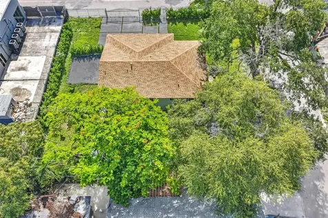 5850 NE 3rd Avenue Miami FL 33137