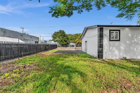 5850 NE 3rd Avenue Miami FL 33137