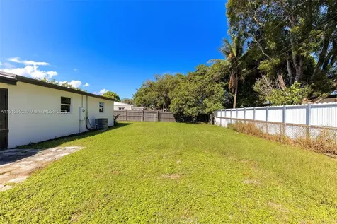 9148 Bamboo Drive Palm Beach Gardens FL 33410