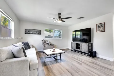 9148 Bamboo Drive Palm Beach Gardens FL 33410