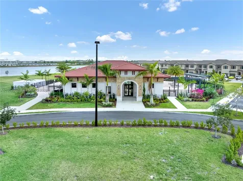 10630 W 33rd Way Hialeah FL 33018