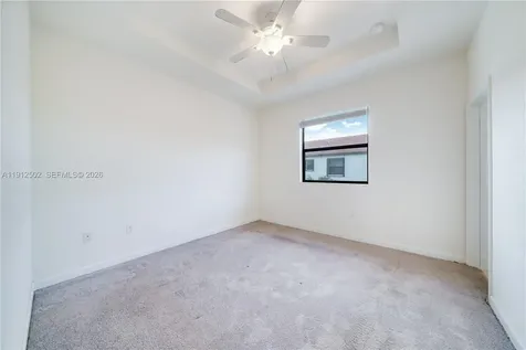 10630 W 33rd Way Hialeah FL 33018