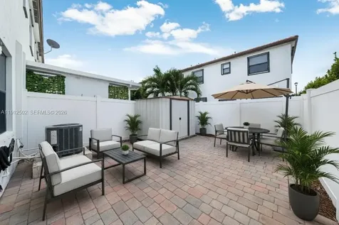 10630 W 33rd Way Hialeah FL 33018