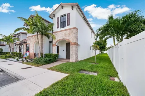 10630 W 33rd Way Hialeah FL 33018
