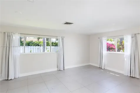 4430 NE 28th Terrace Lighthouse Point FL 33064