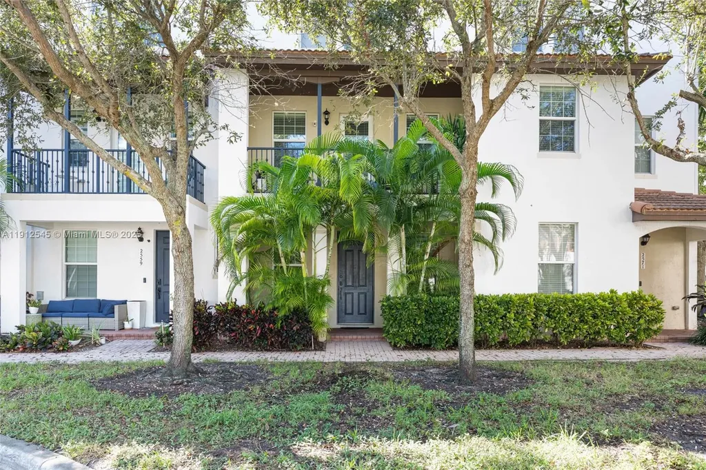 2565 SW 119th Terrace Miramar FL 33025