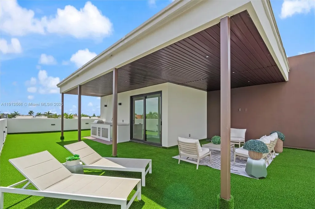 1814 Middle River Drive Fort Lauderdale FL 33305