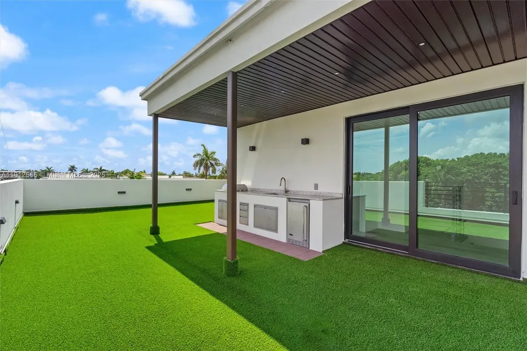 1814 Middle River Drive Fort Lauderdale FL 33305