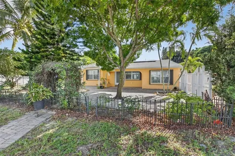 5172 Pine Tree Drive Delray Beach FL 33484