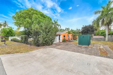 5172 Pine Tree Drive Delray Beach FL 33484