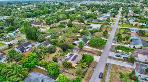 5172 Pine Tree Drive Delray Beach FL 33484