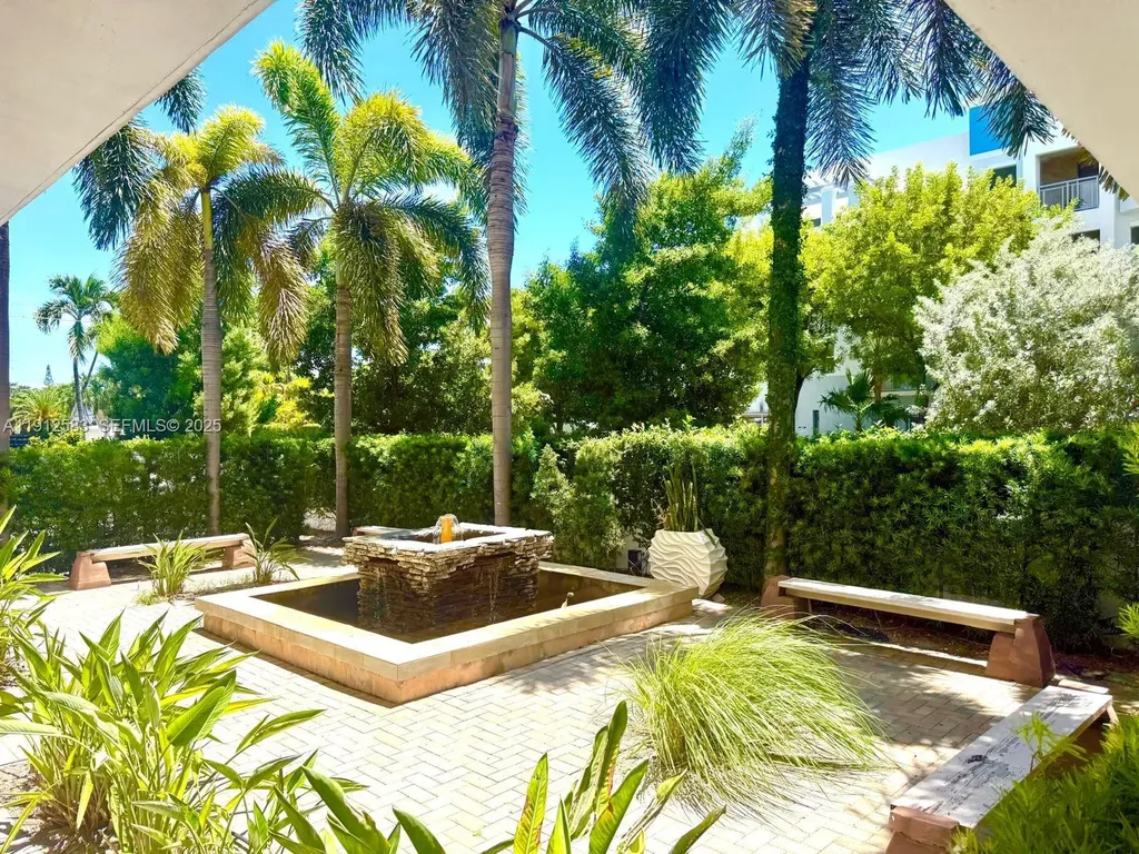 1045 10th Street Miami Beach FL 33139