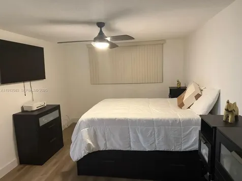 1045 10th Street Miami Beach FL 33139