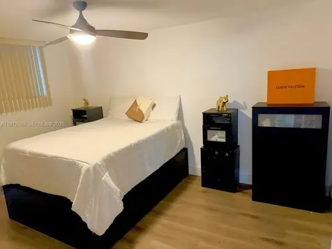 1045 10th Street Miami Beach FL 33139