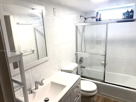 1045 10th Street Miami Beach FL 33139