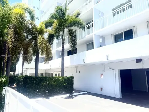 1045 10th Street Miami Beach FL 33139