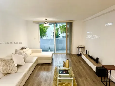 1045 10th Street Miami Beach FL 33139