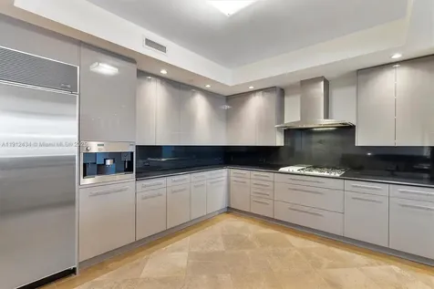 6000 Island Boulevard Aventura FL 33160