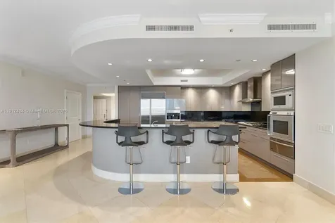 6000 Island Boulevard Aventura FL 33160