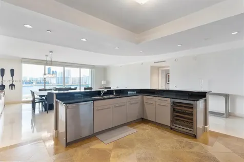 6000 Island Boulevard Aventura FL 33160