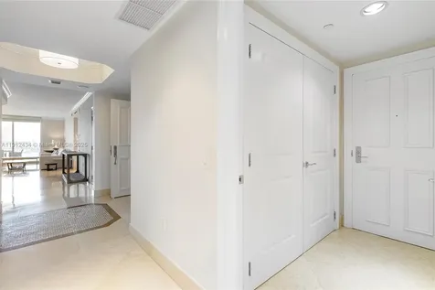6000 Island Boulevard Aventura FL 33160