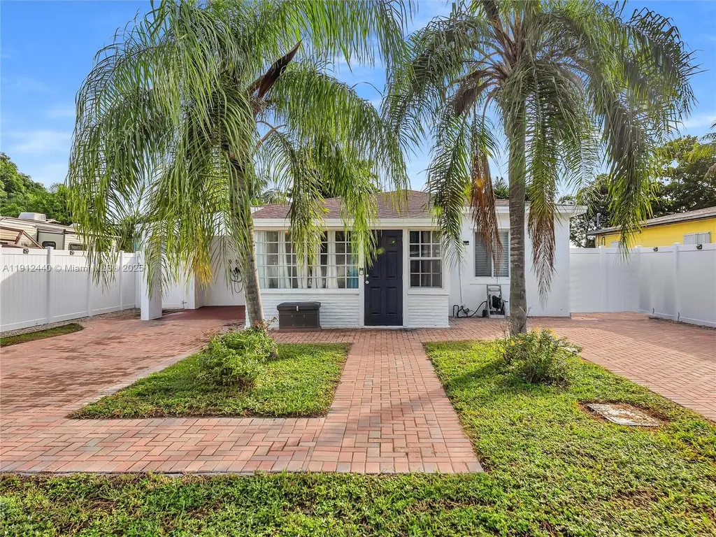 1108 NW 3rd Avenue Fort Lauderdale FL 33311