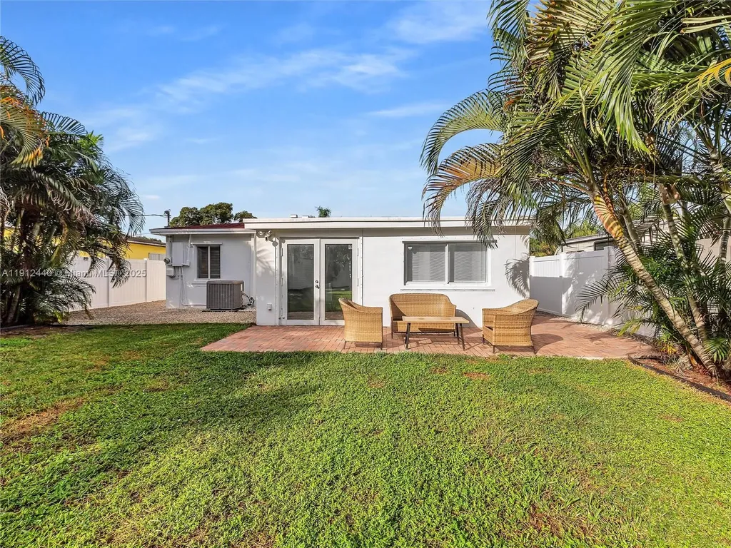 1108 NW 3rd Avenue Fort Lauderdale FL 33311