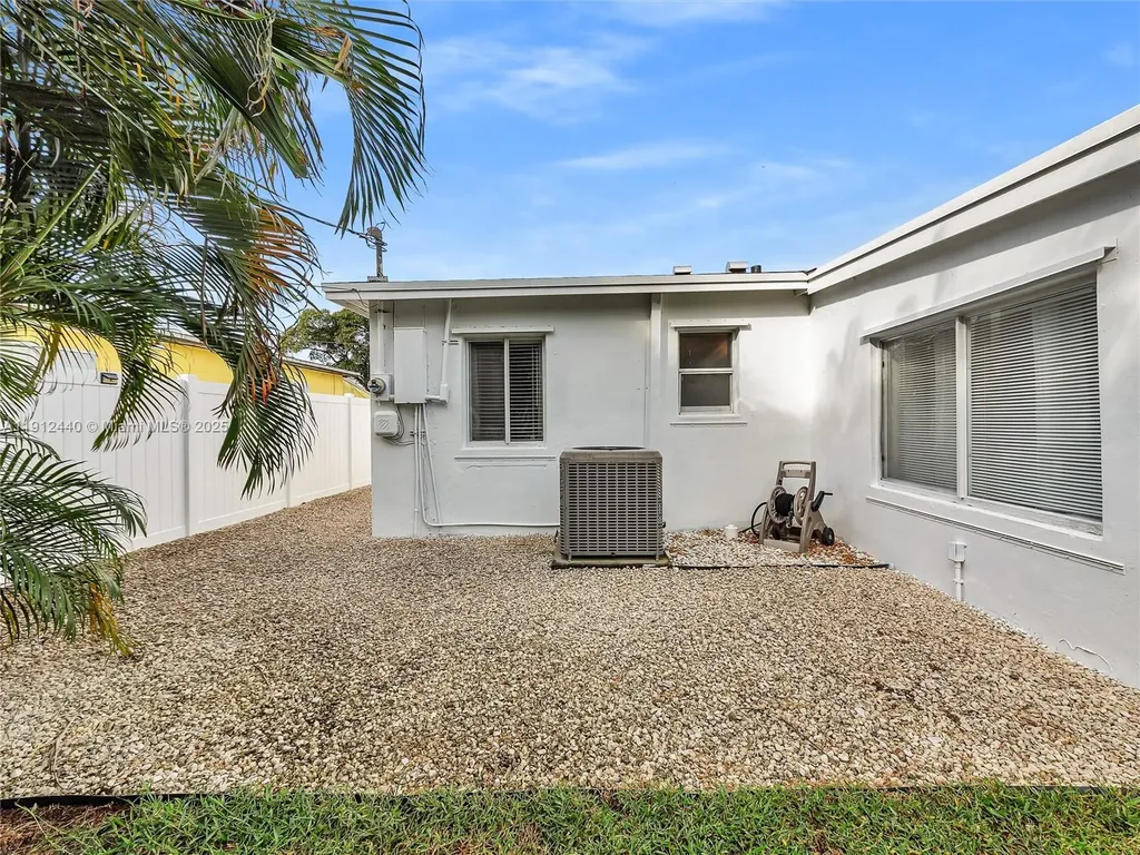 1108 NW 3rd Avenue Fort Lauderdale FL 33311