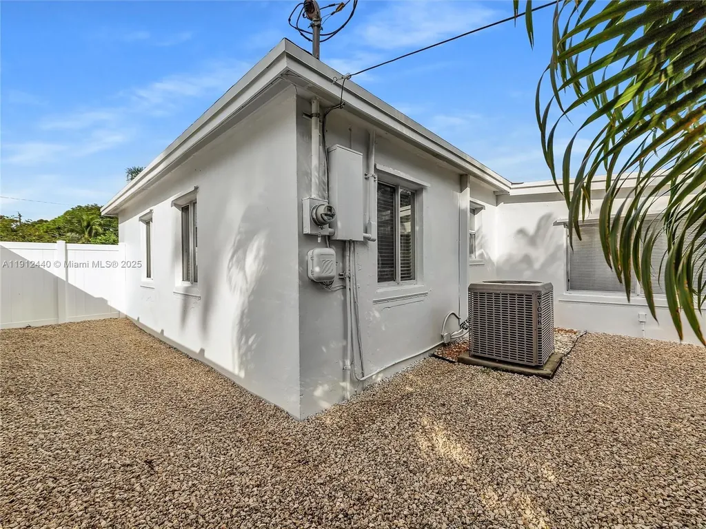 1108 NW 3rd Avenue Fort Lauderdale FL 33311