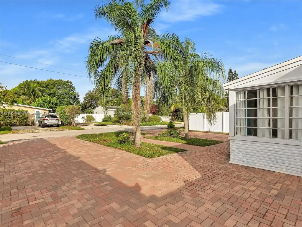 1108 NW 3rd Avenue Fort Lauderdale FL 33311