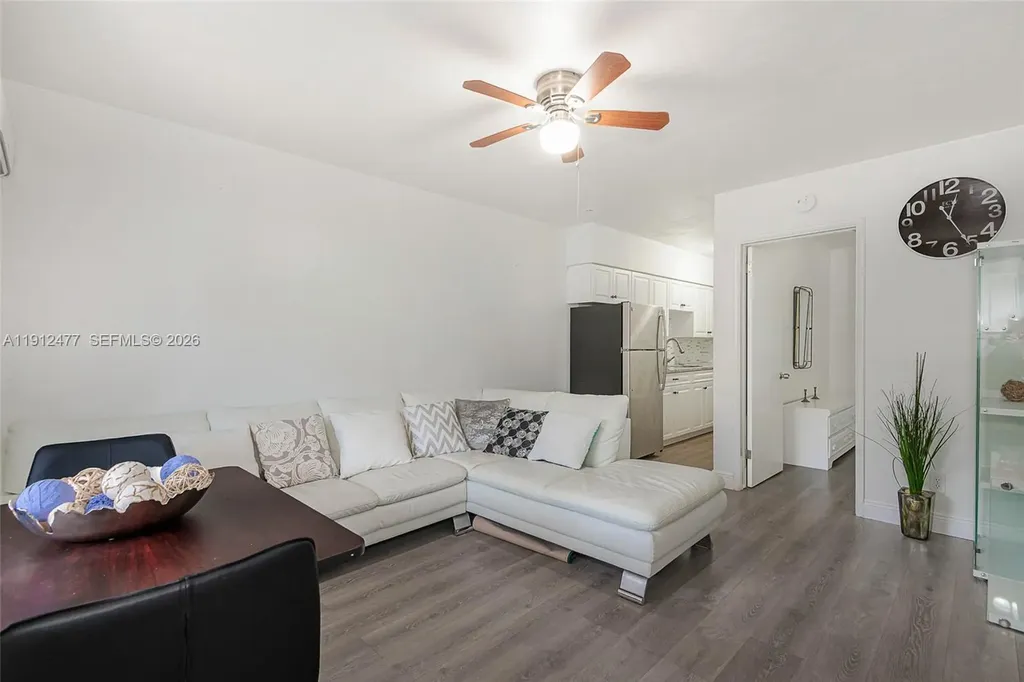 2524 Hayes Street Hollywood FL 33020