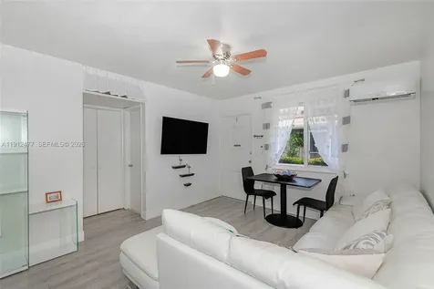 2524 Hayes Street Hollywood FL 33020