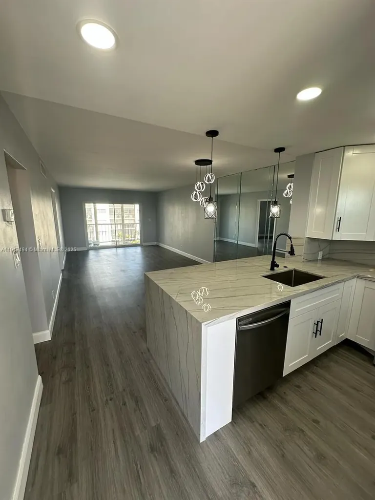 220 SW 9th Avenue Hallandale Beach FL 33009