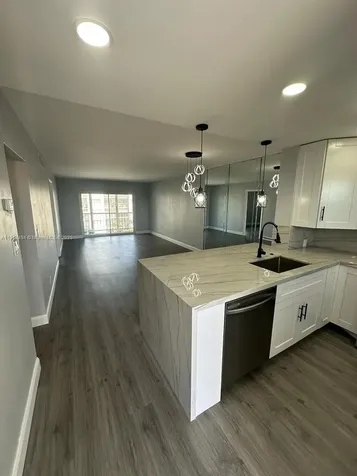 220 SW 9th Avenue Hallandale Beach FL 33009