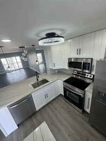220 SW 9th Avenue Hallandale Beach FL 33009